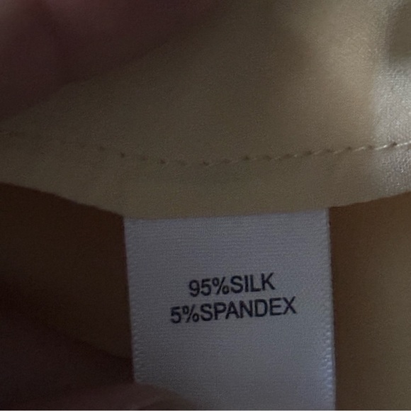 ST JOHN. 100% silk camisole butter yellow top size 8 - Picture 5 of 5